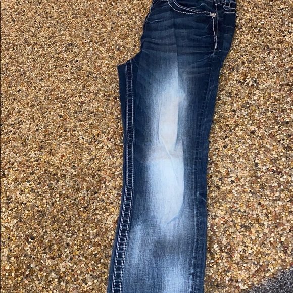 Miss Me Signature Skinny - Picture 4 of 9